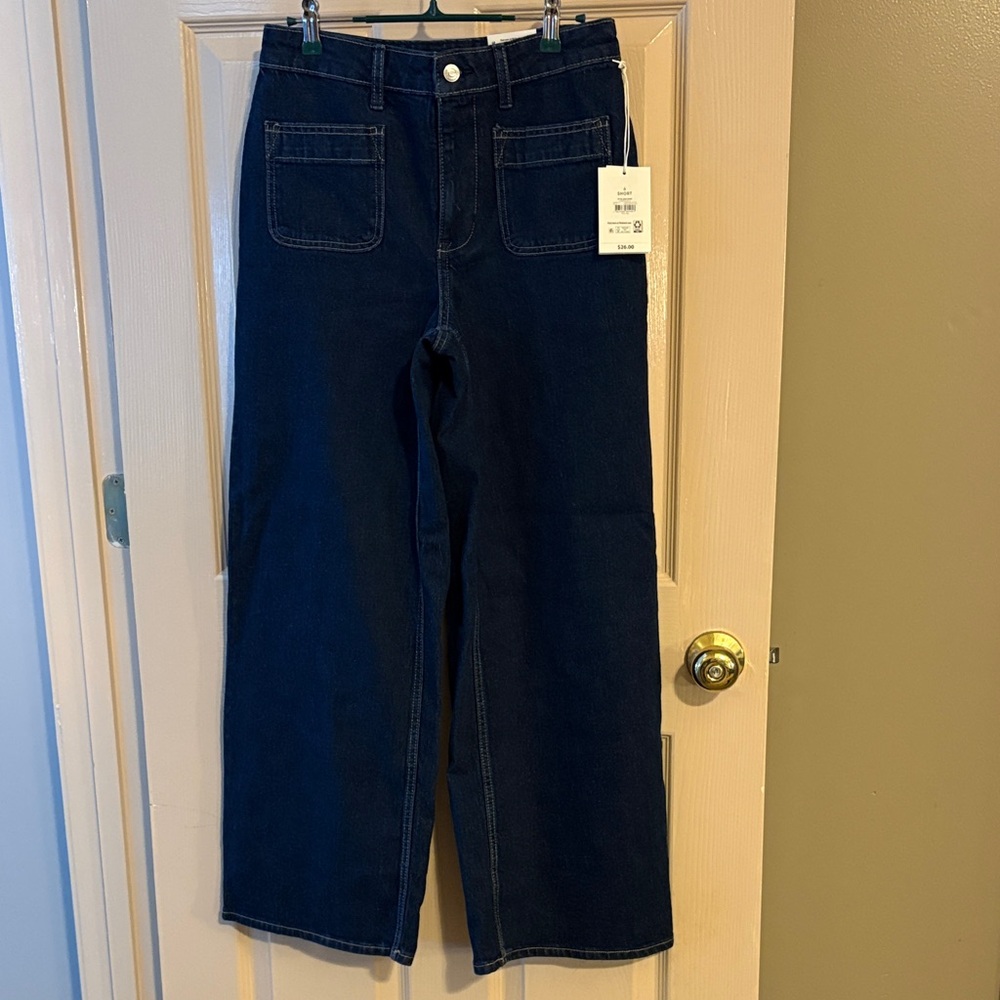 NWT Free Assembly wide leg jeans. Women’s size 6 short.